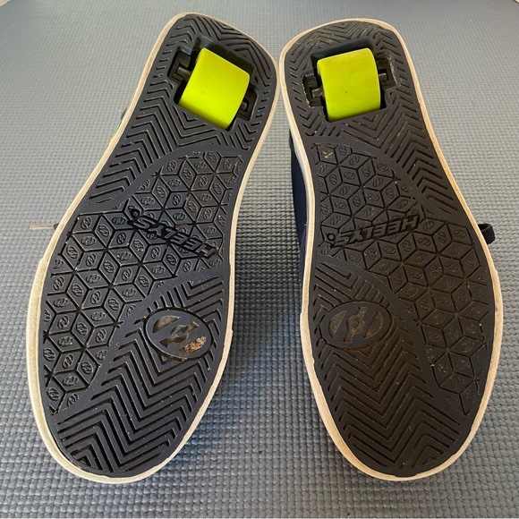 Heelys roller skate shoes - Picture 7 of 9
